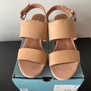 TOMS Poppy Sandals- Honey